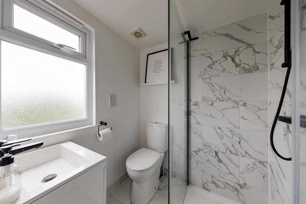 Warboys Crescent E4
