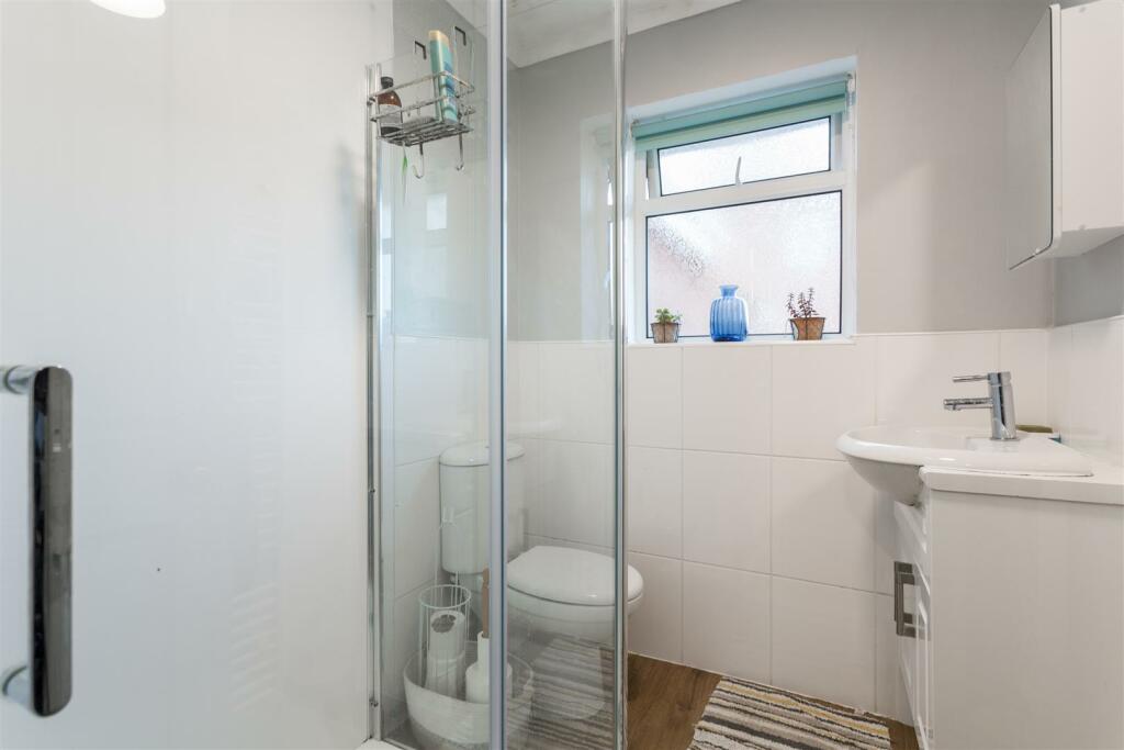 9 Lancaster Way-18.jpg