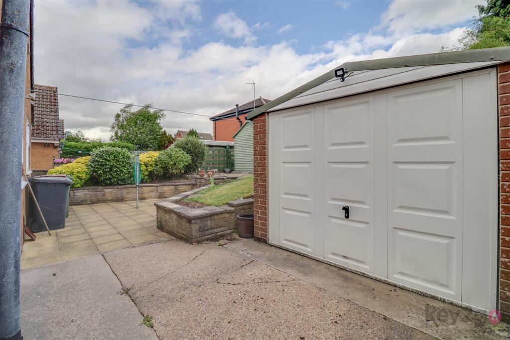 Detatched Garage
