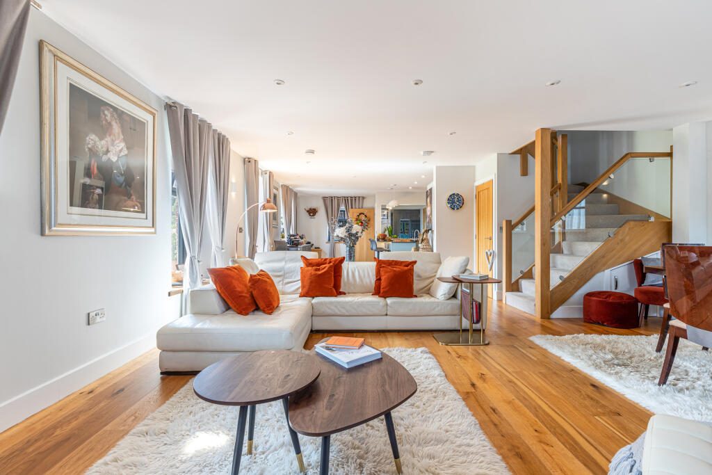 A15 - Elder Hareston Farm Barns, Hareston, Yealmpt