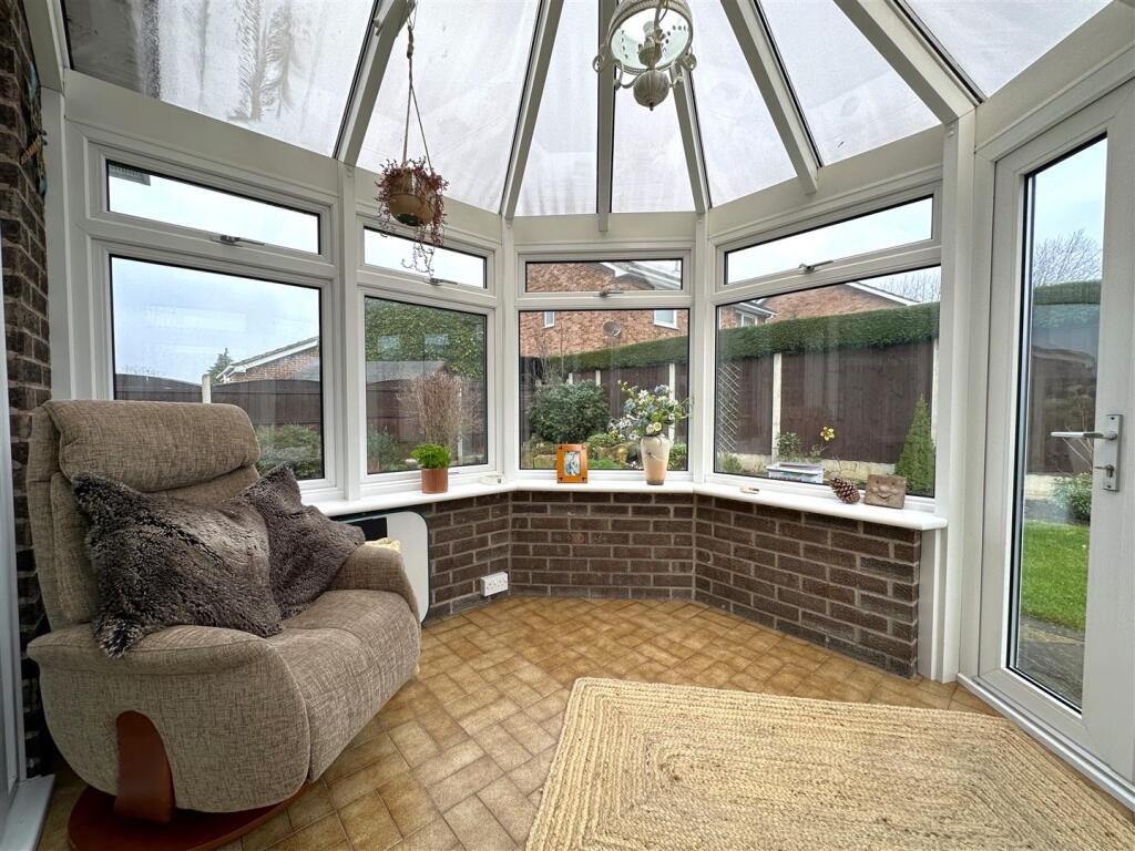Conservatory Into Garden 951
