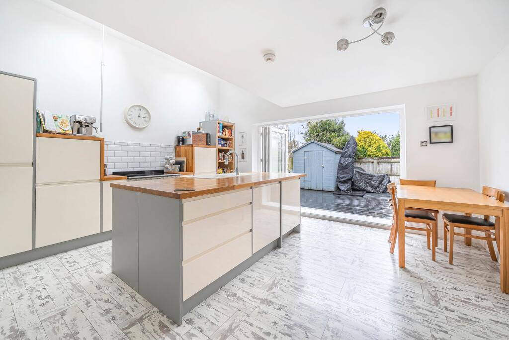 Kitchen / Dining Room