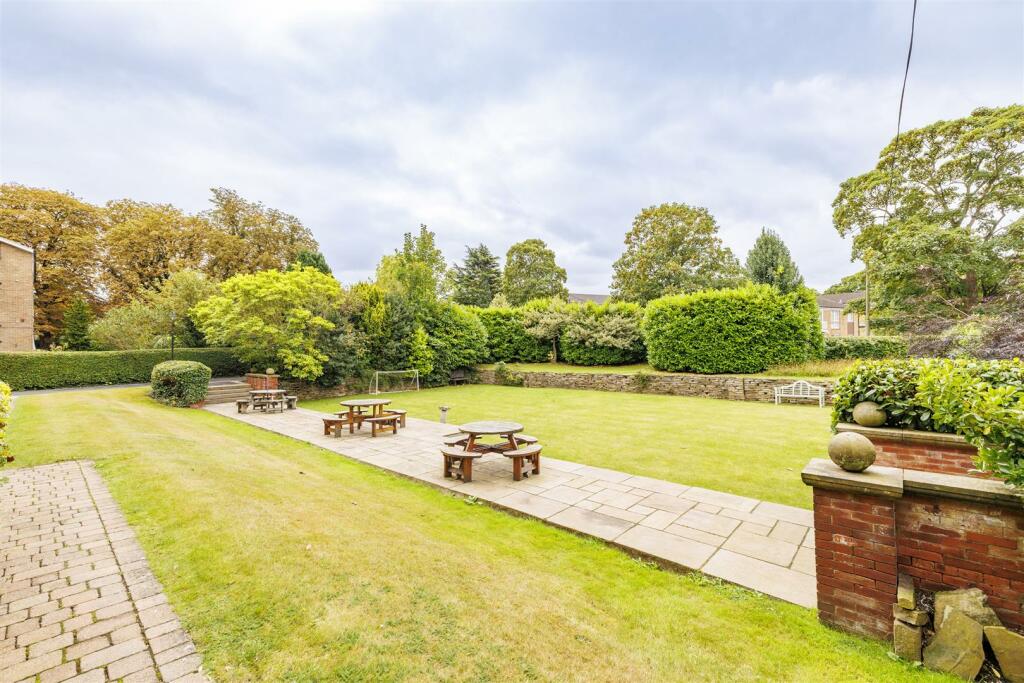 COMMUNAL GARDEN