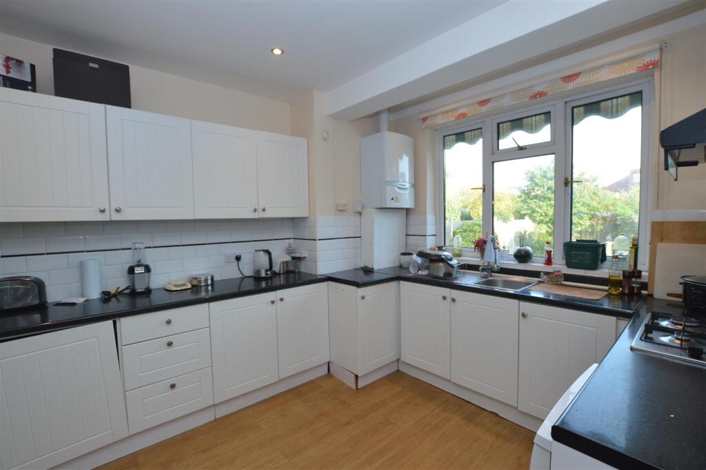 153 Percy Road kitchen.jpg