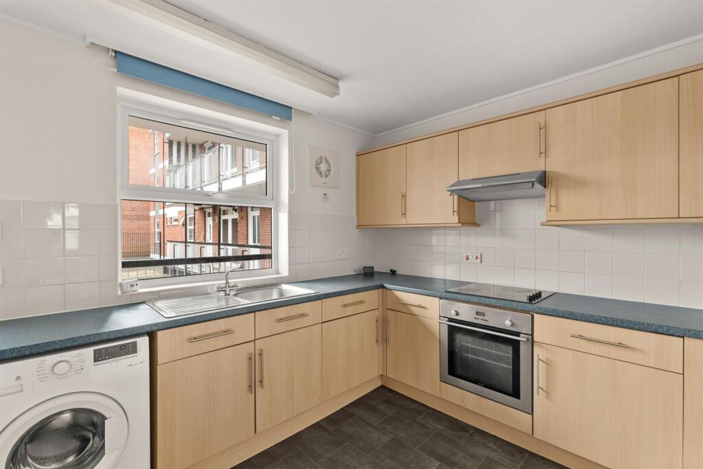 2FountainCourt-006.jpg