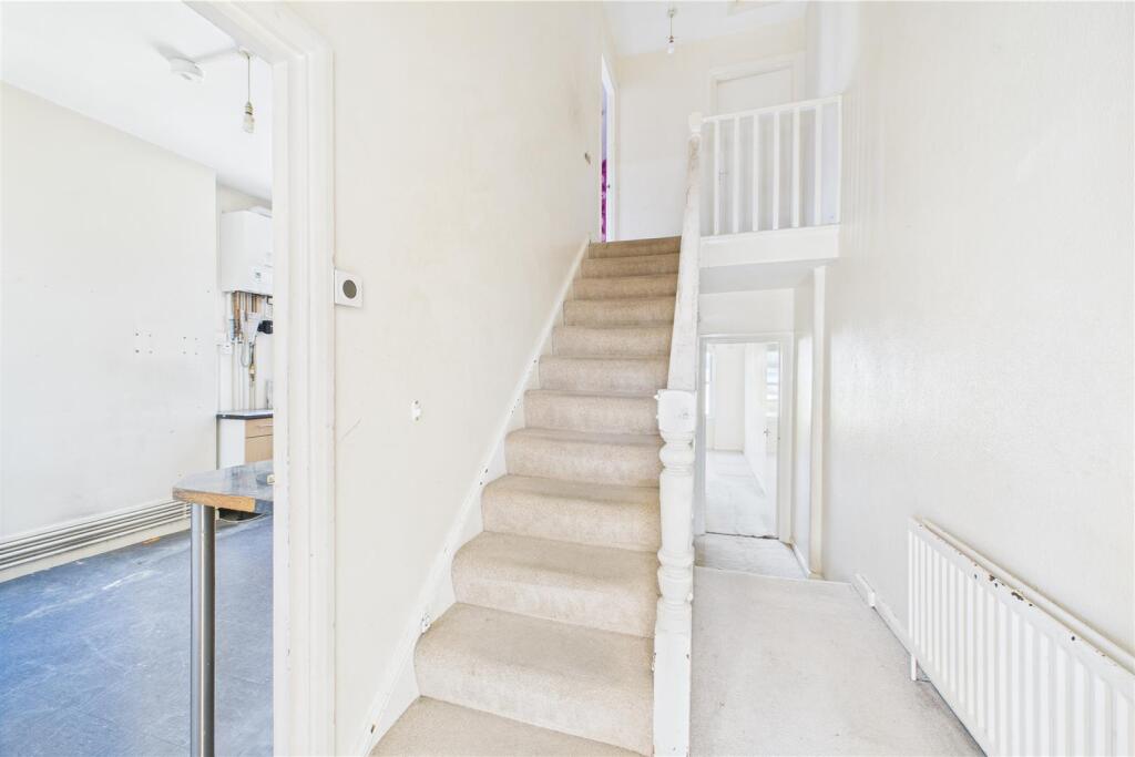 Flat B - hallway