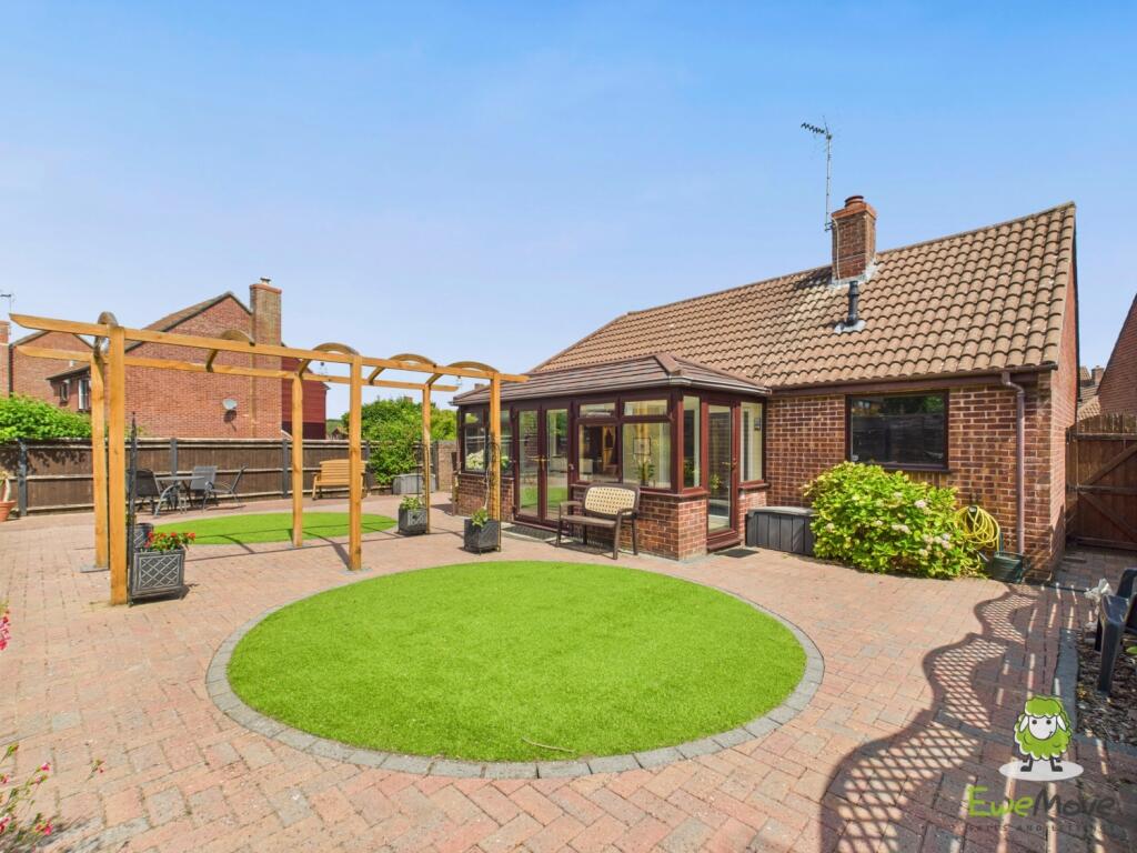 EweMove Estate Agents Basingstoke - 14 Lambs Row