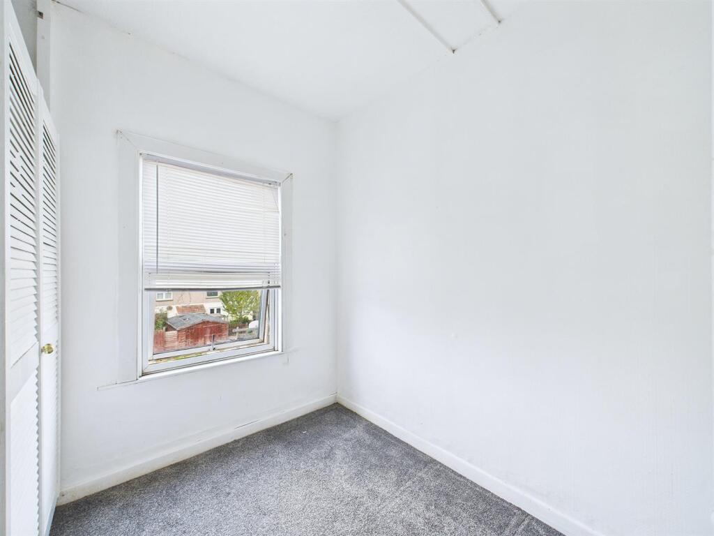 8 - 3 bedroom terraced house.jpg