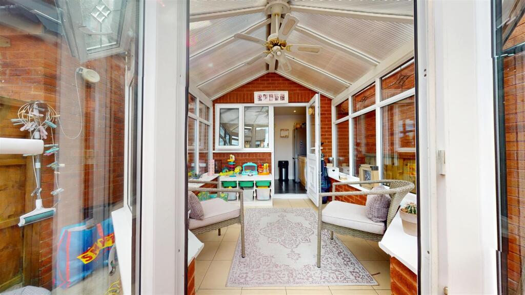 Hopkins Close Conservatory