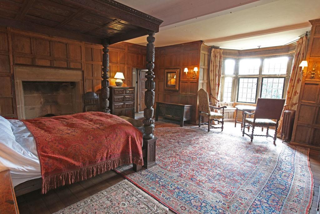 Guest bedroom