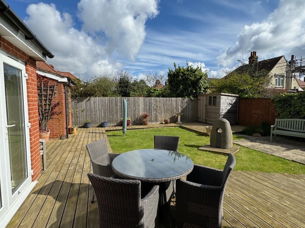 rear side garden ...