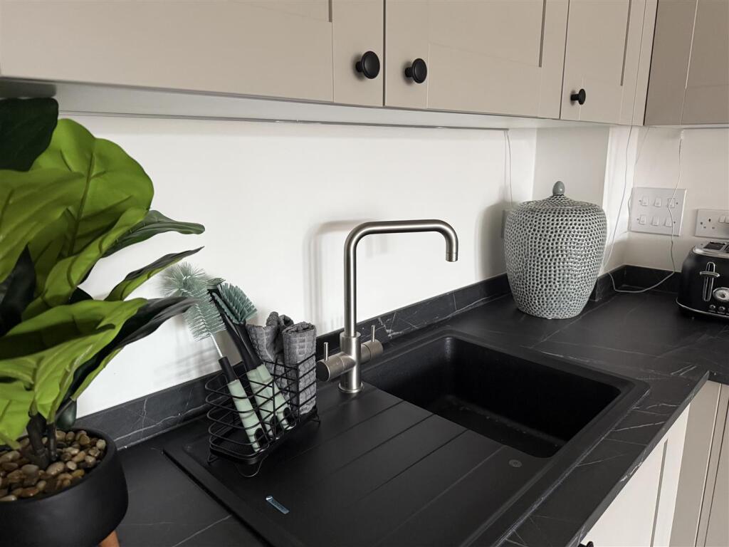 Living Room / Kitchen