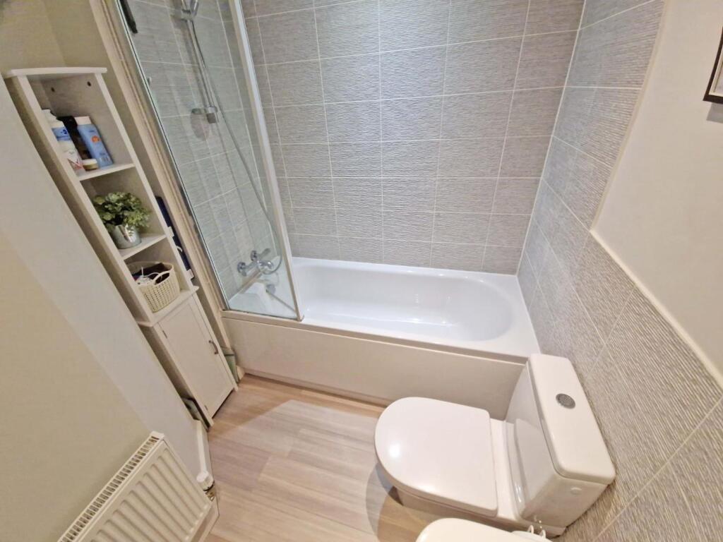 bathroom1.jpg