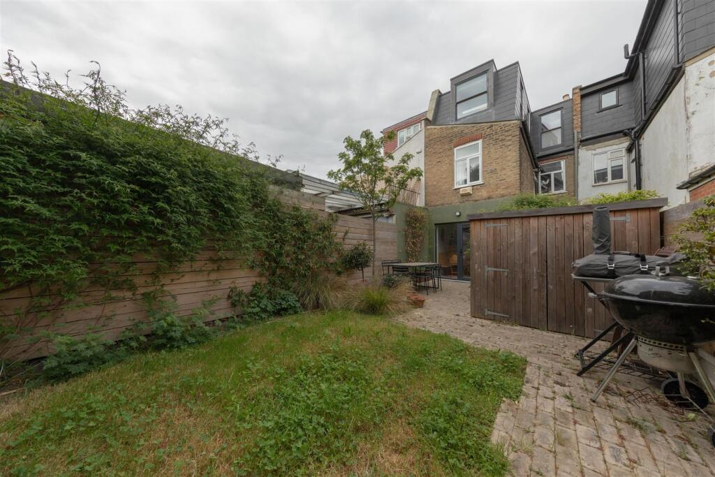 Wellington Road, E17