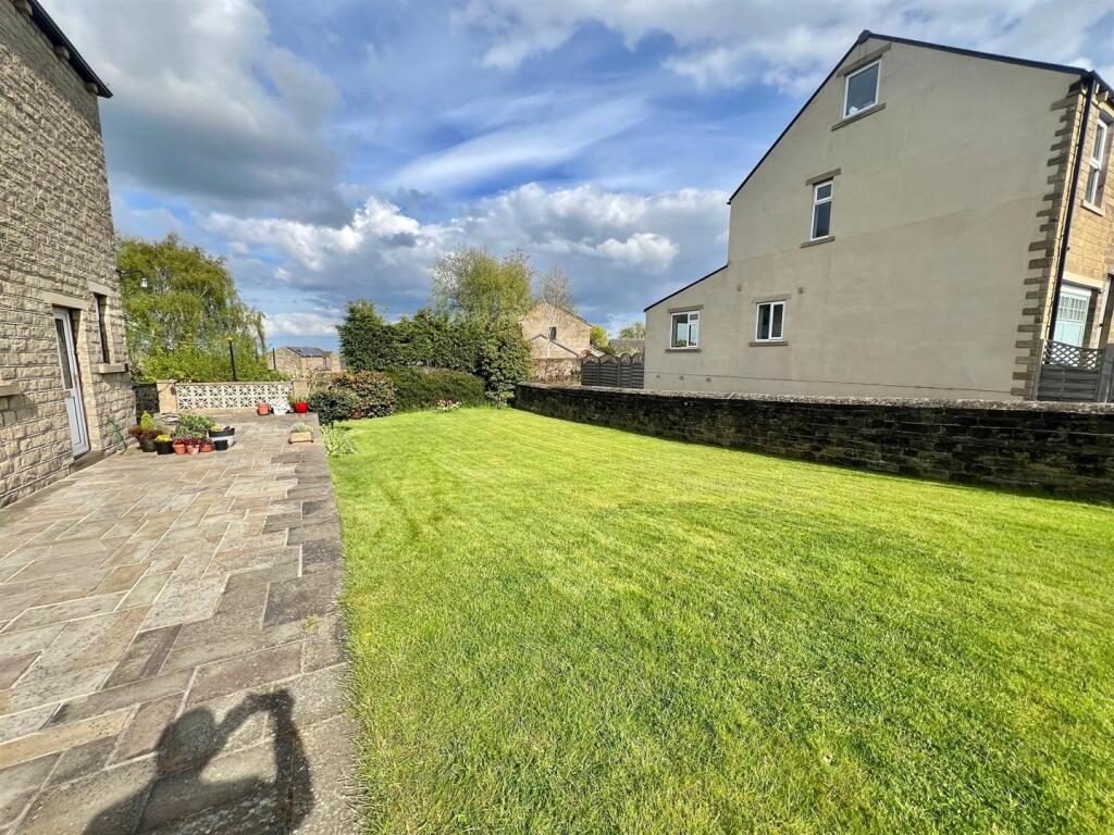 Bramleys Estate Agents - Lidgett Lane - Skelmantho