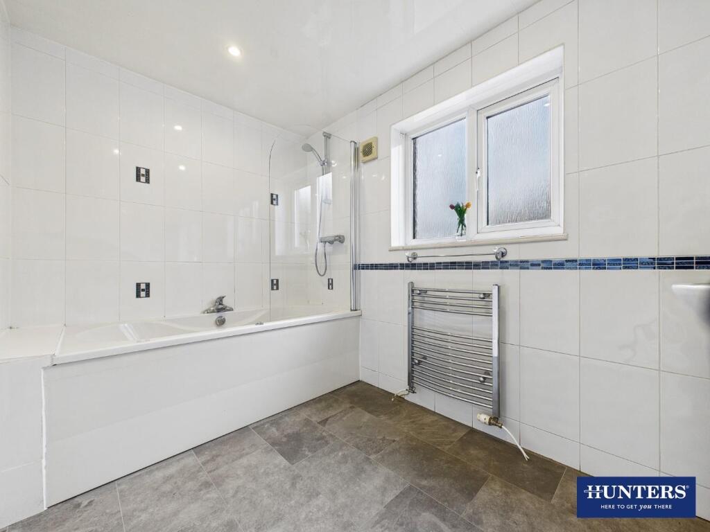Bathroom (Ground Floor)