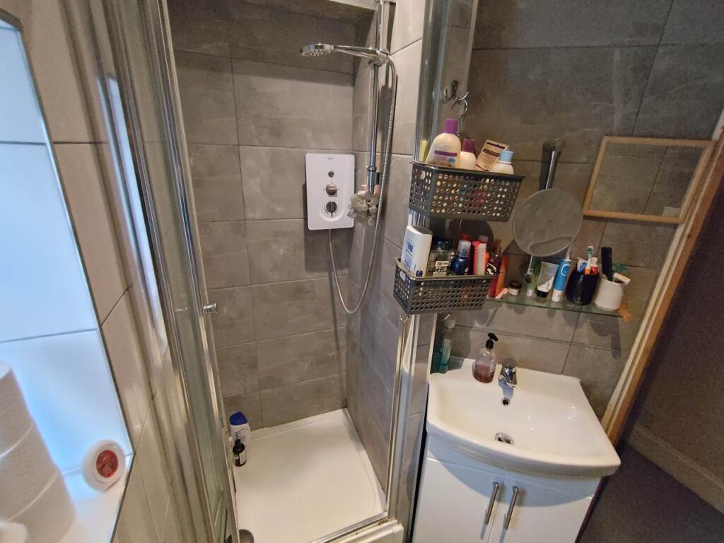 First floor shower r