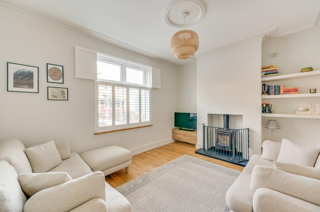 KITCHEN, DINER AND LIVING ROOM