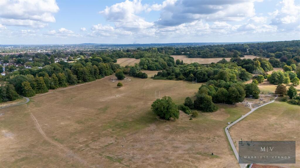 Lloyd Park Avenue 12B MV DR-17.jpg