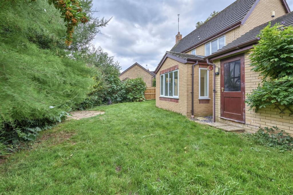 15 Sutton Rd Oundle-