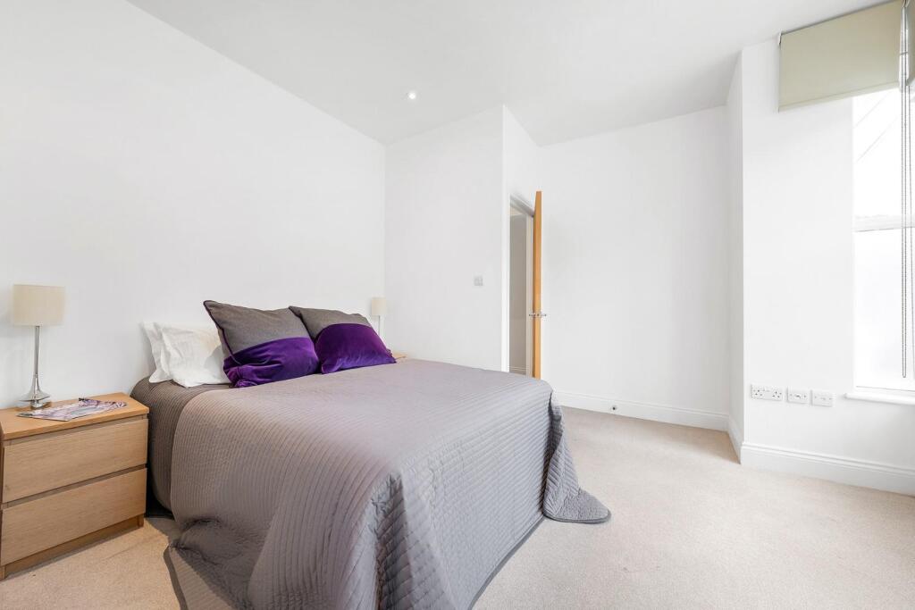 Bedroom 1.JPG