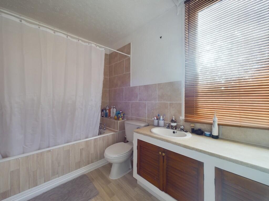 CAM02089G0-PR0393...