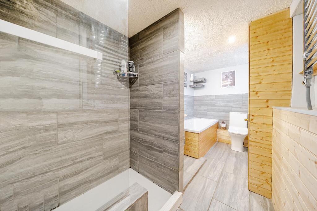 Shower and Bath 1.jpg