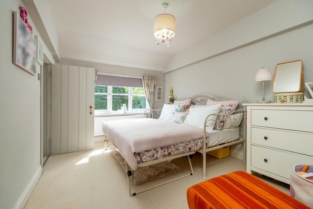 1440px-Elm Farm H...