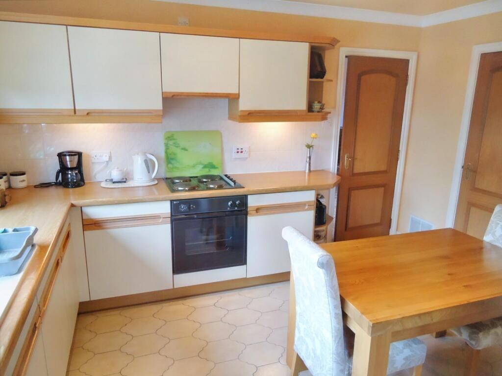 Kitchen b85423f8-9be1-4e09-aa53-3f44b43ddb23.jpeg