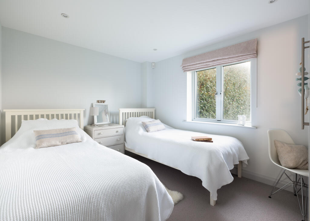 6791031f6a0e0_Higher Farm 2-30