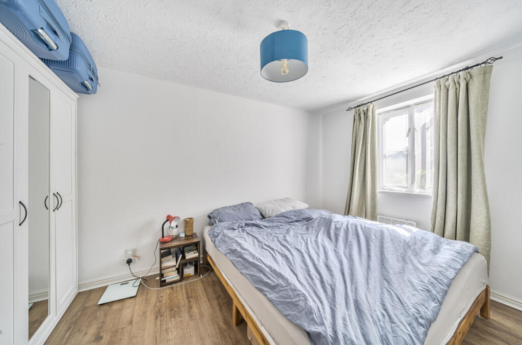 1311075-3-685433f...