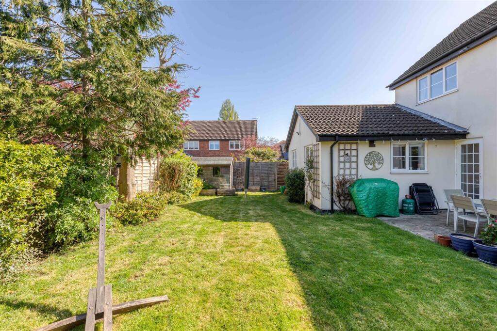 28 Parker Close-19.jpg