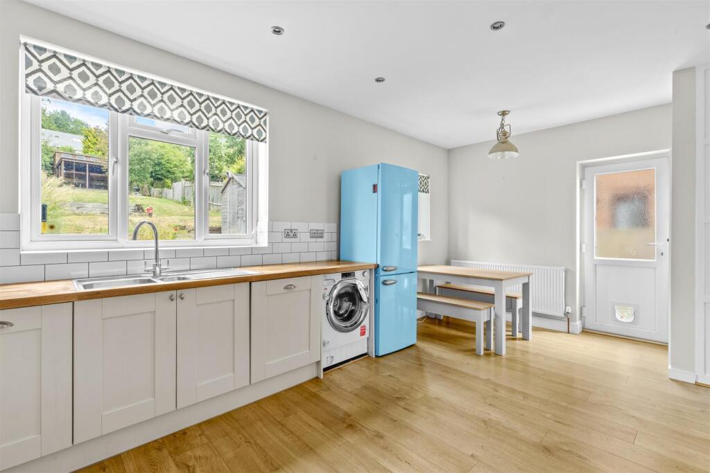 93 Southfield Road, HP13 5LB-9.jpg