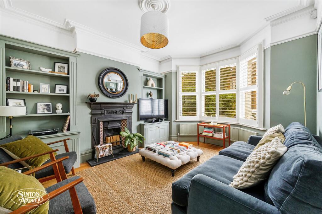 10 Elthorne Avenue-3.jpg