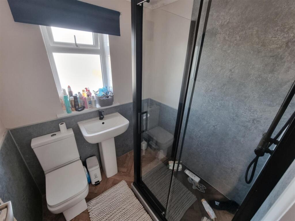 Shower room.jpg