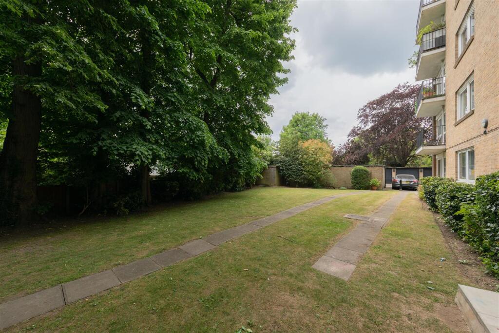 Orwell Lodge, 4, Hermitage Walk, E18