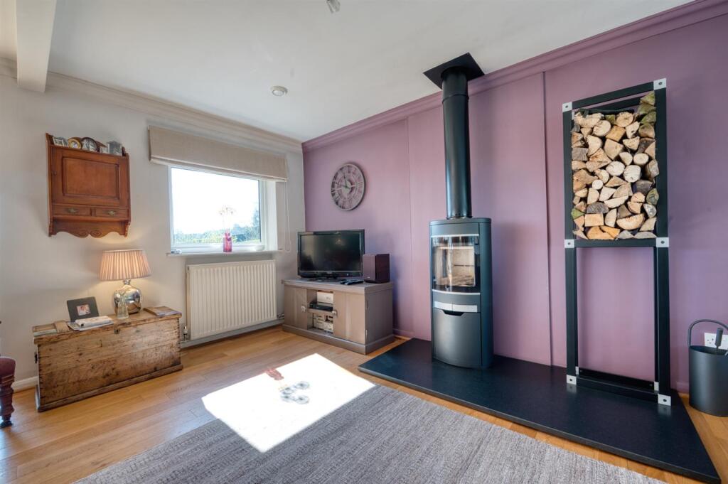 Sitting Room - fireplace.jpg