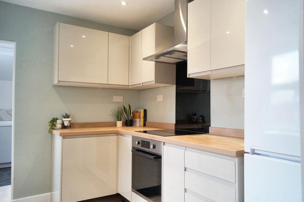Great Western Road, Gloucester, GL1