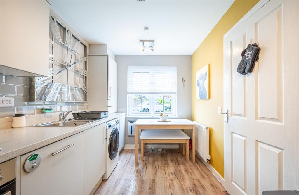 Kitchen (3).jpg