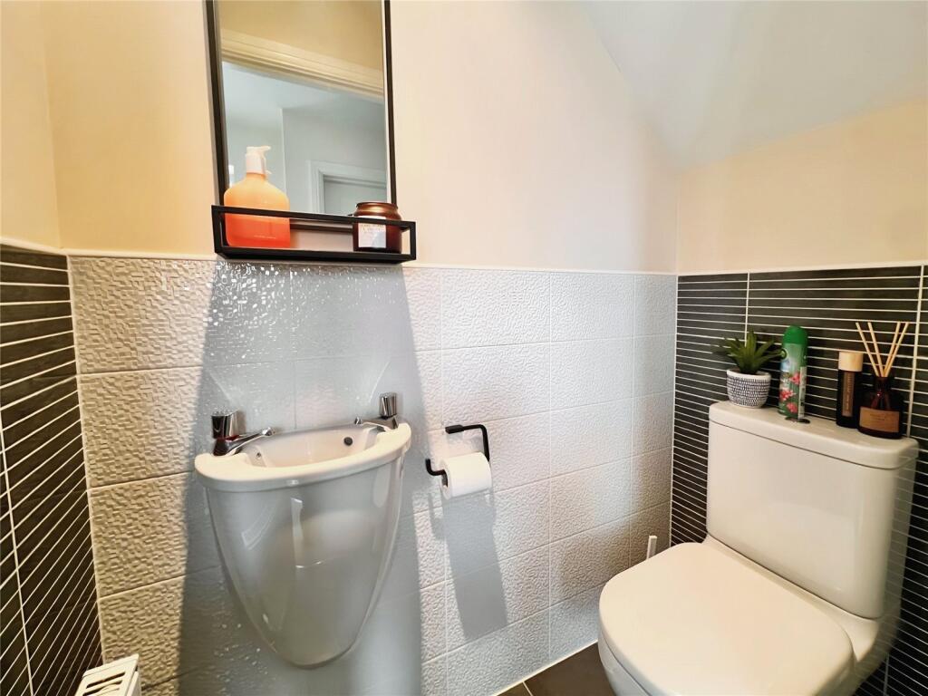 Cloakroom Wc