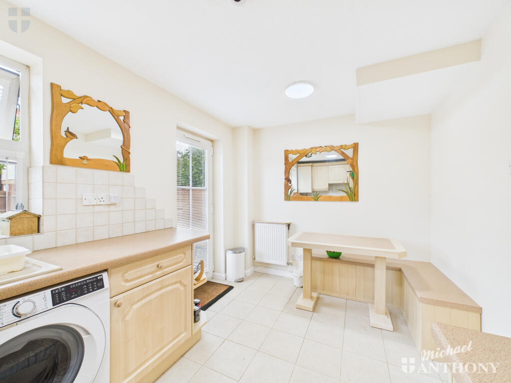 CAM03218G0-PR0755-STILL009