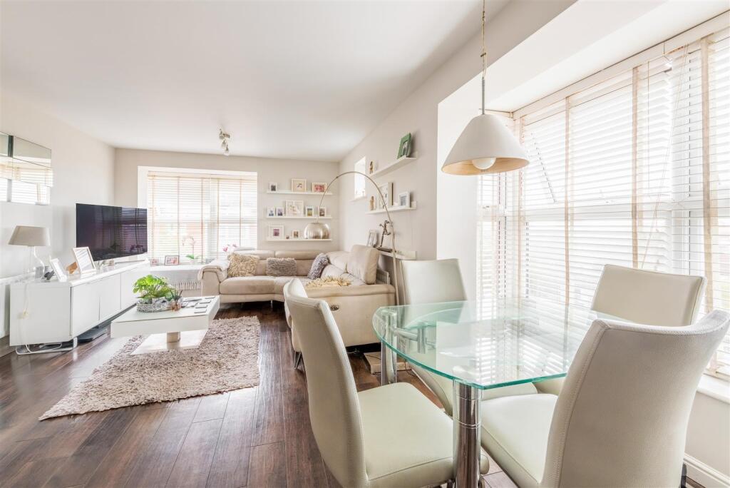 Flat 11 Penzance House-9.jpg