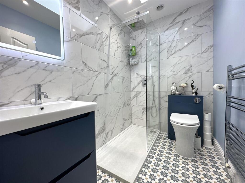 Stunning Modern Shower Room 276