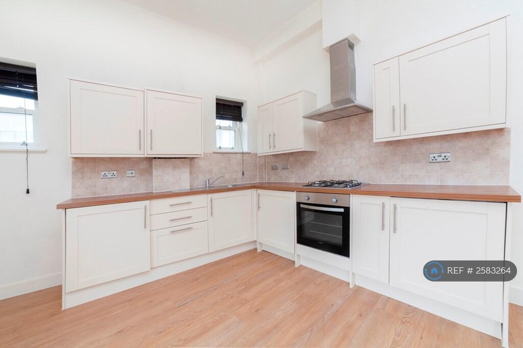 Large Kitchen/Sittingroom