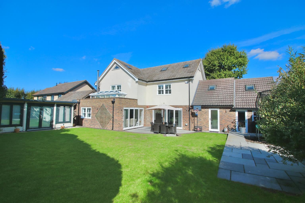 ChatGPT Image Sep 30, 2025, 03_44_09 PM.png