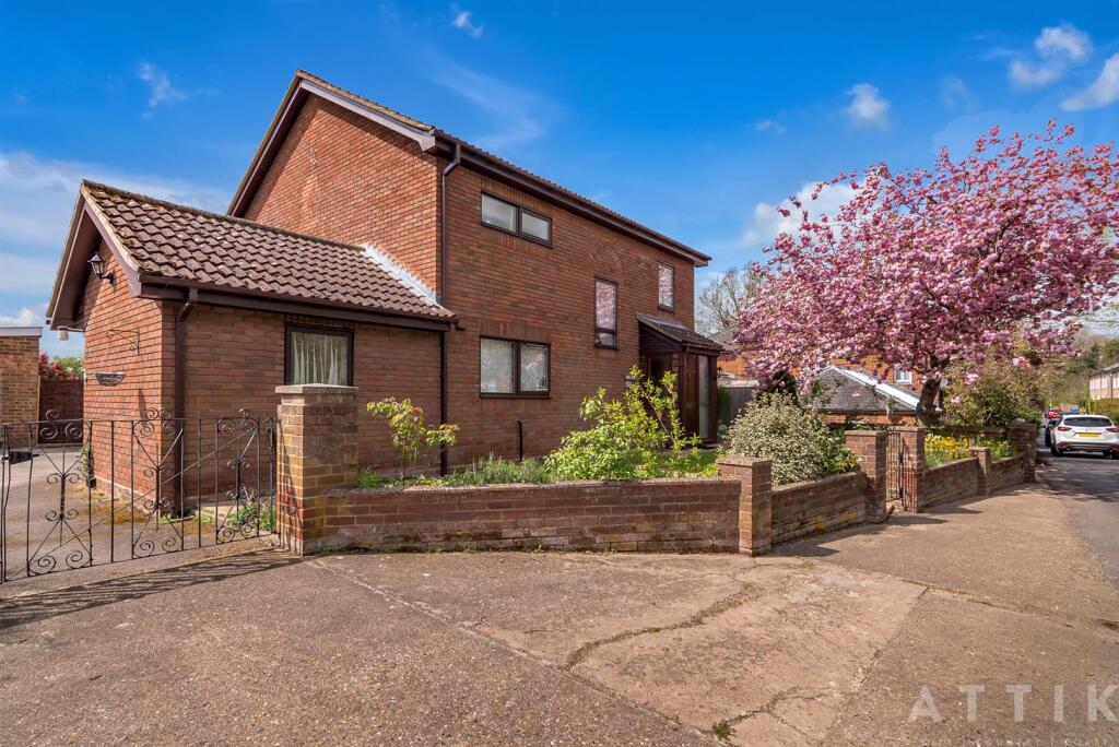 57 Holton Road Halesworth IP19 8HQ (3).jpg