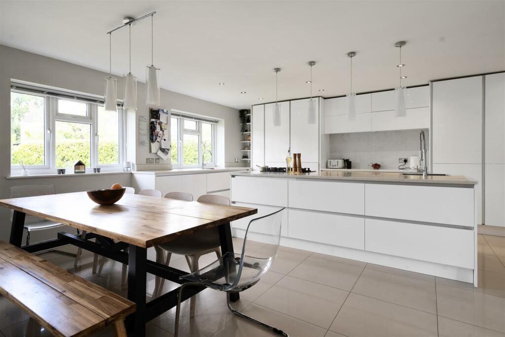 6 Holland Avenue, Knowle, Solihull, B93 9DW_37.jpg
