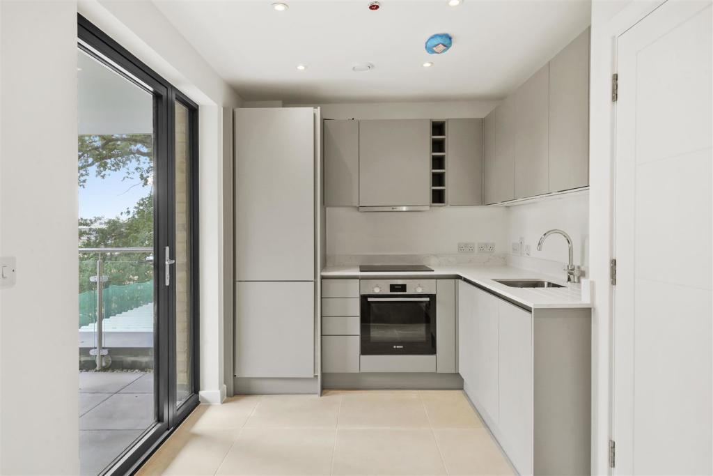 Flat 7, 1 Bridgehill Close - LYZYiyY2wEjL6oyr09QV.