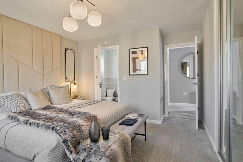 9 Crest Nicholson at Branston Locks The Dartford Internals Bedroom 2