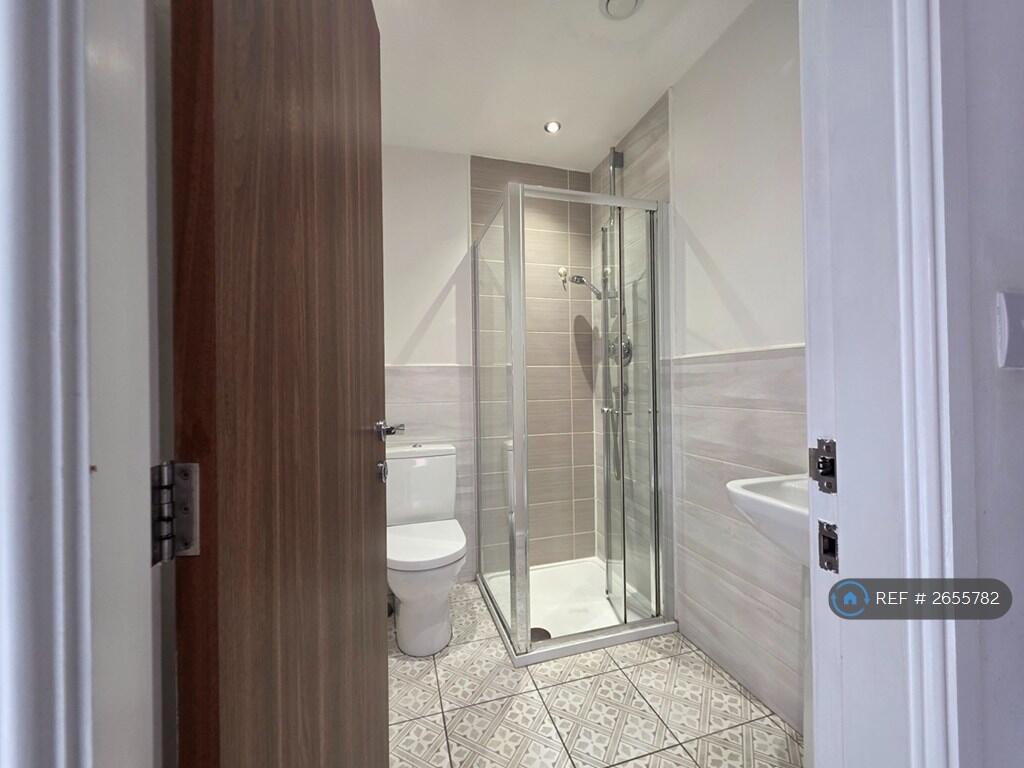 En-Suite Bathroom